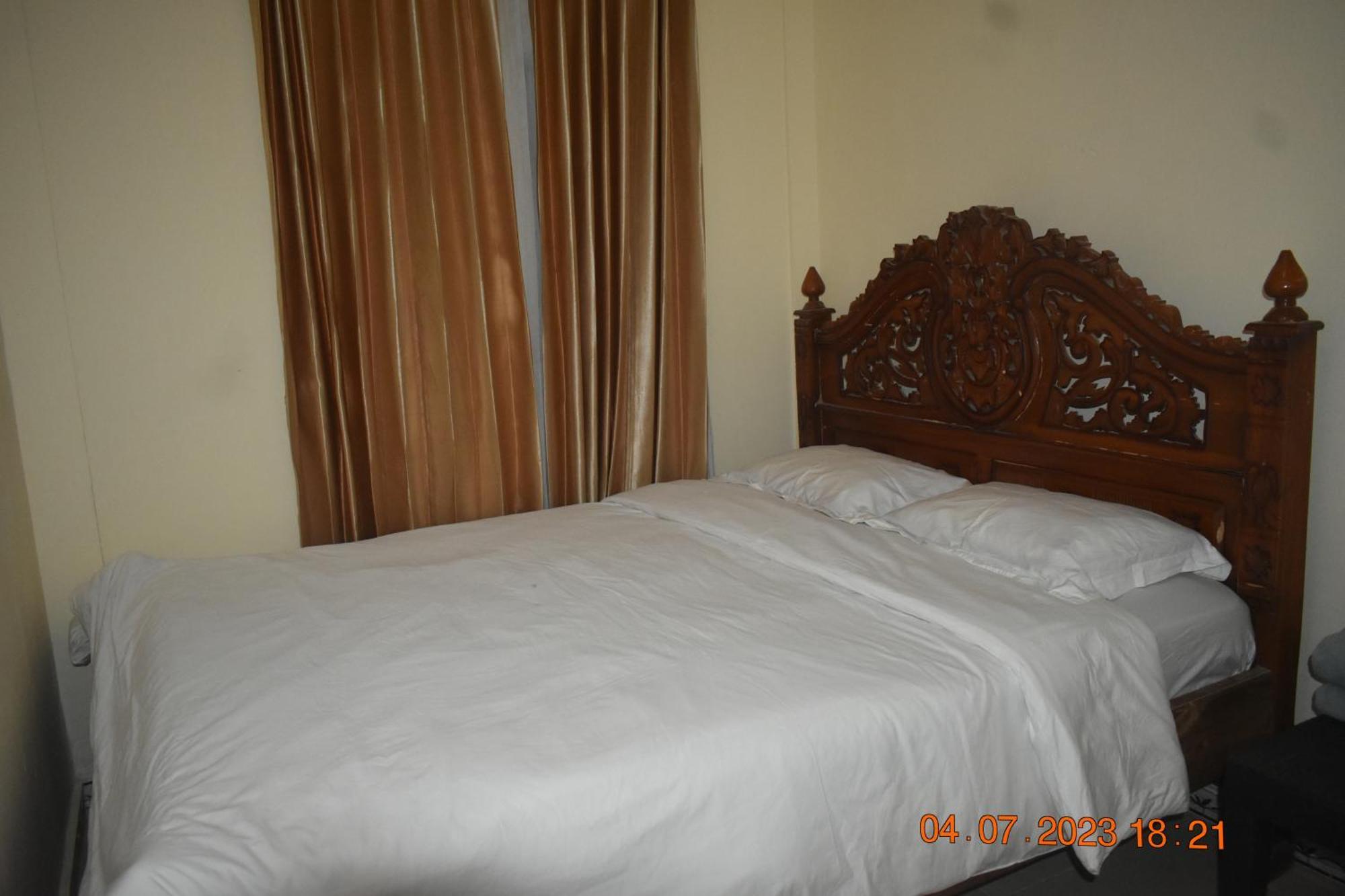 Four-G Home Stay & Komodo Tour Labuan Bajo Extérieur photo