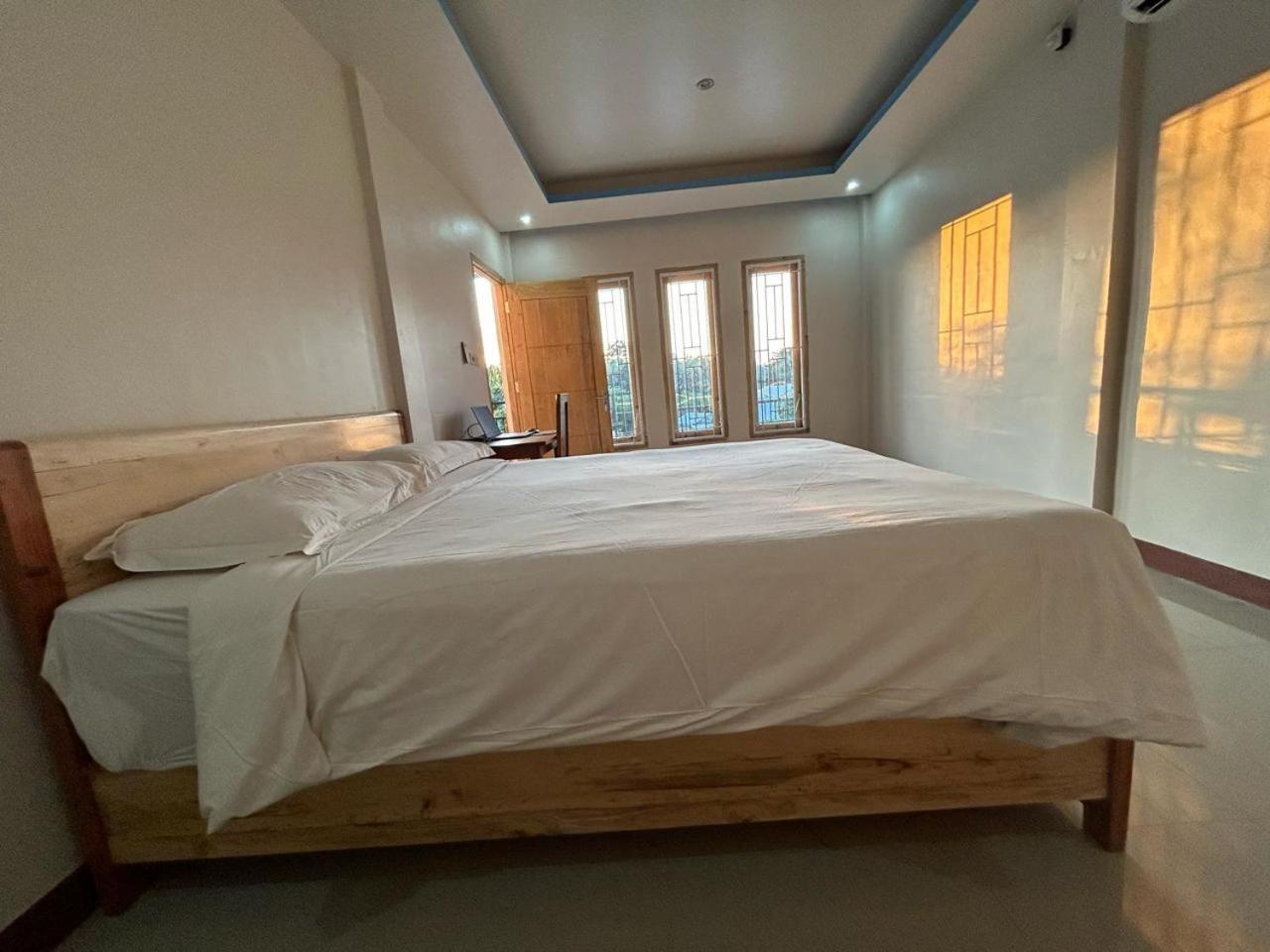 Four-G Home Stay & Komodo Tour Labuan Bajo Extérieur photo