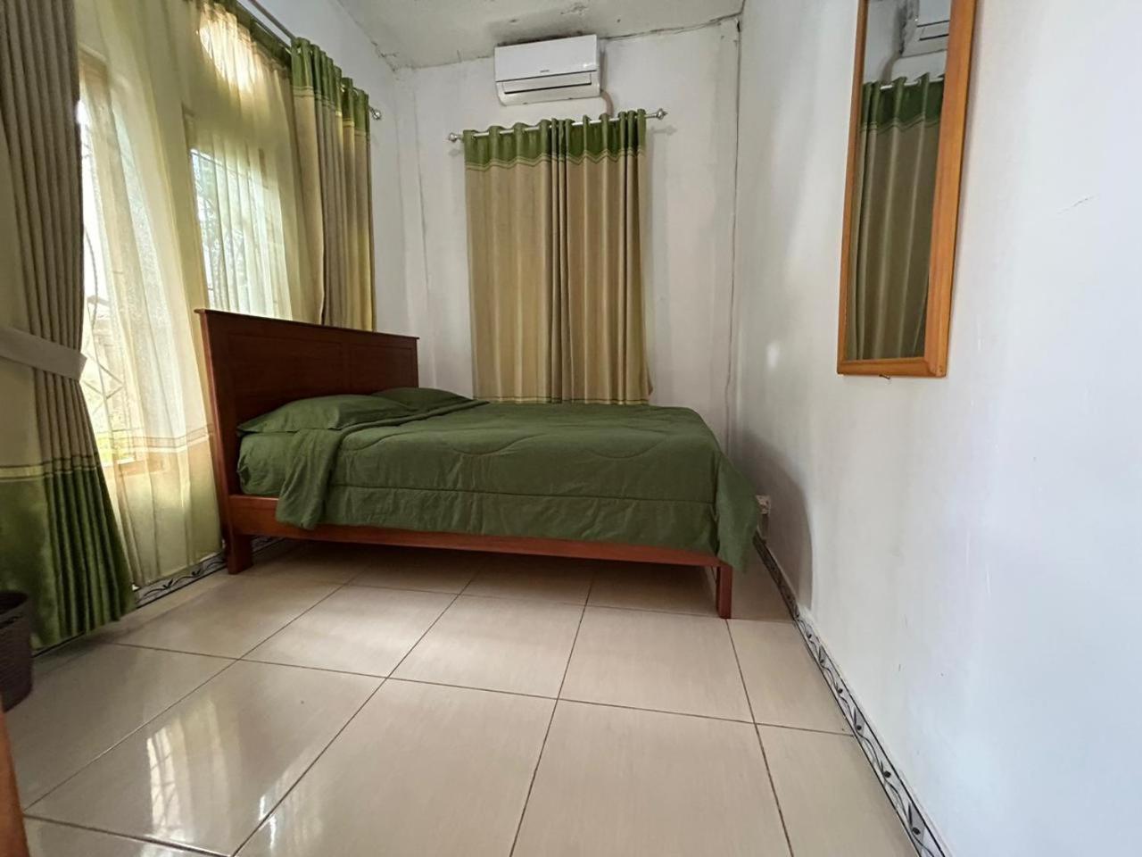 Four-G Home Stay & Komodo Tour Labuan Bajo Extérieur photo